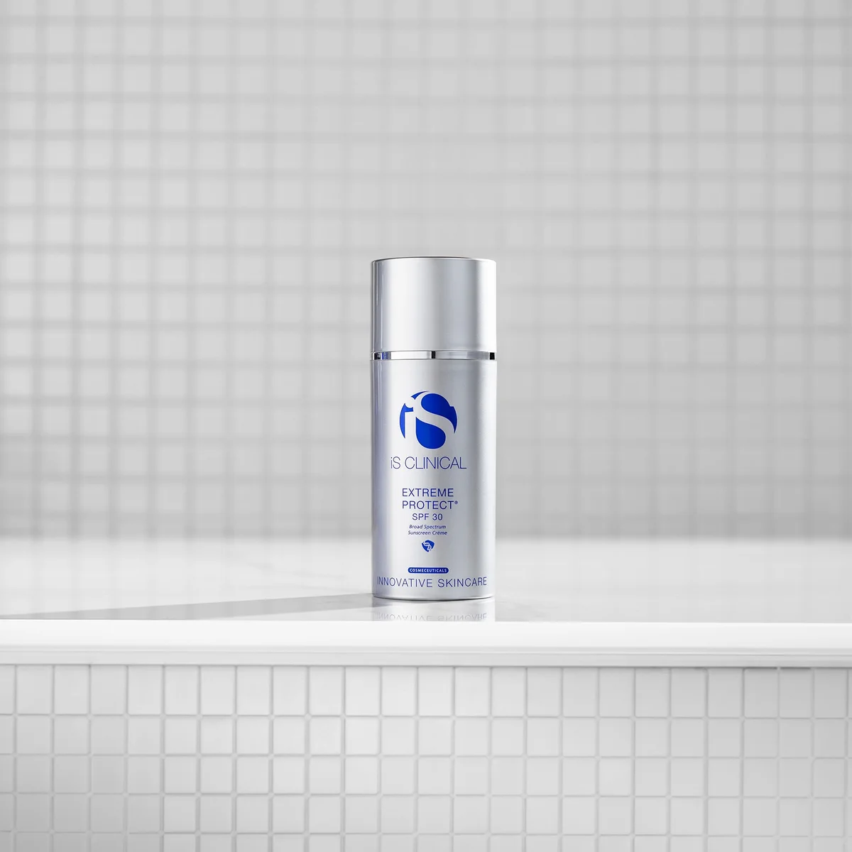 iS Clinical Extreme Protect SPF 30 (3.5 oz.)